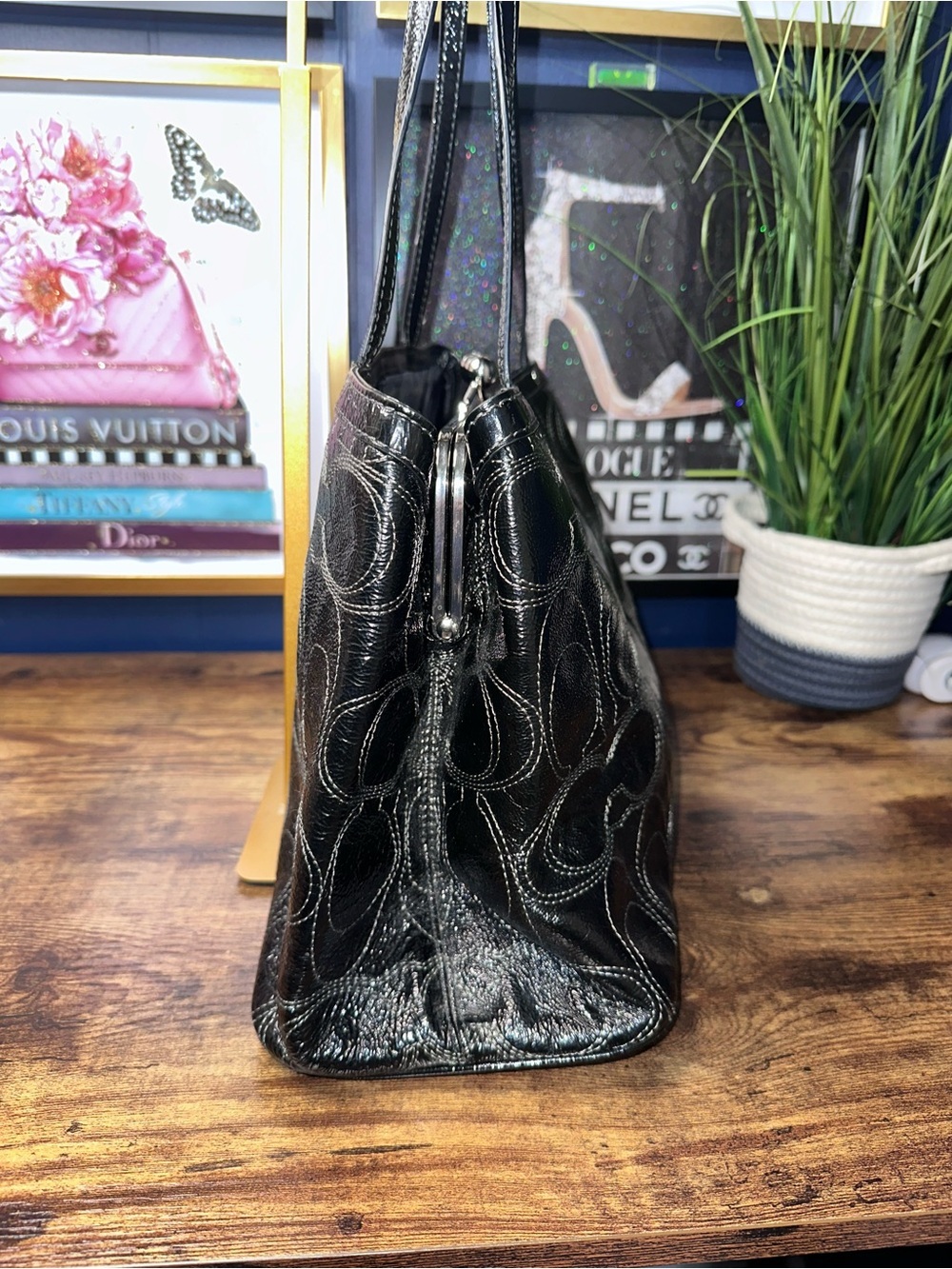 🖤 Coach Black Patent Leather Signature Kisslock Tote Bag - Picture 3 of 12